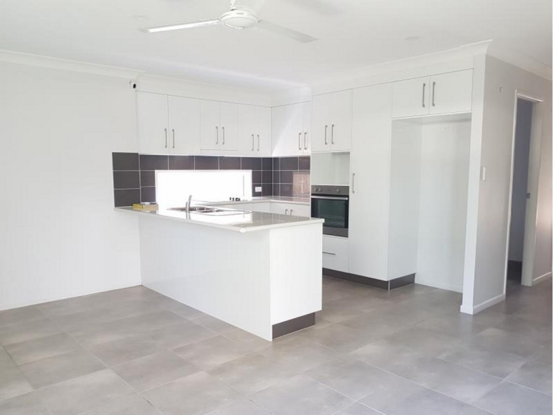 4/15 Card Street, Berserker QLD 4701
